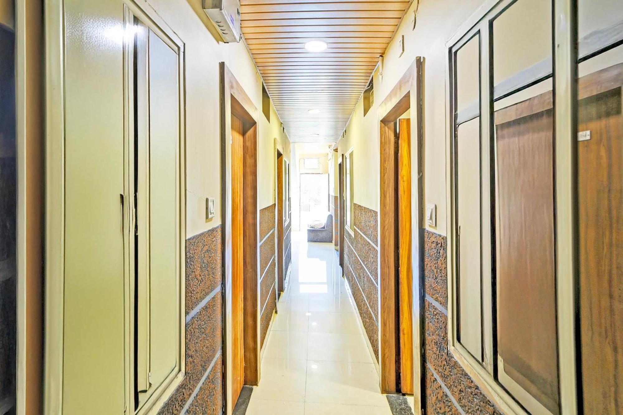 Hotel Super Collection O Ring Road Bhawarkua *
